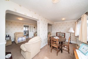 LOUNGE/DINER- click for photo gallery
